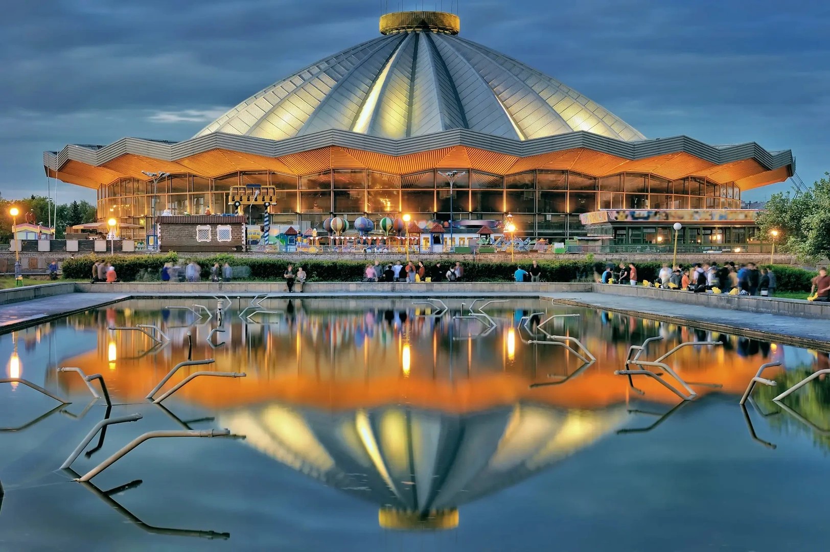 Как в Цирке на Вернадского меняют воду на лед за несколько часов?